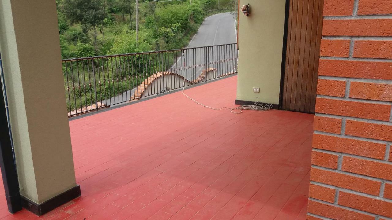 B&B Le Tre Rose Di Maria Pedara Exterior photo