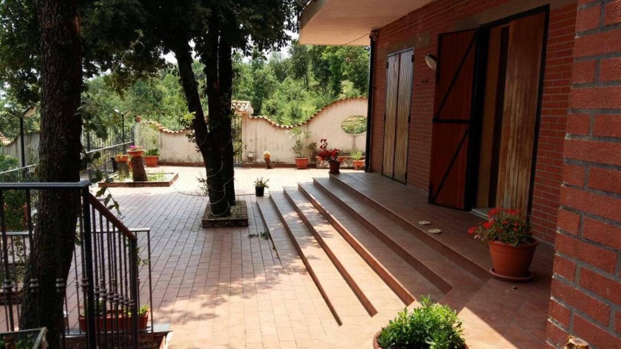 B&B Le Tre Rose Di Maria Pedara Exterior photo